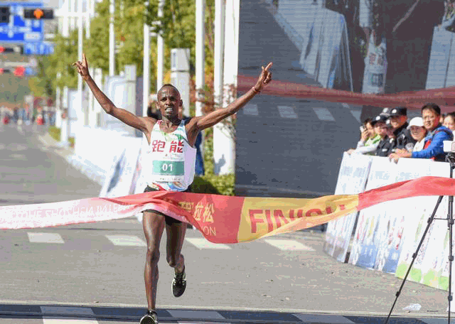 家具企业武汉之行:81家企业签下85亿大单“华体会体育hth官方网站”(图1) hth官网入口